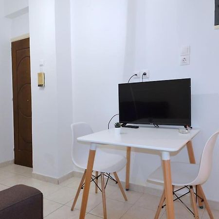 Minimal Apartment At The Foot Of The Odeon Of ... Athene Buitenkant foto