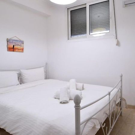 Minimal Apartment At The Foot Of The Odeon Of ... Athene Buitenkant foto