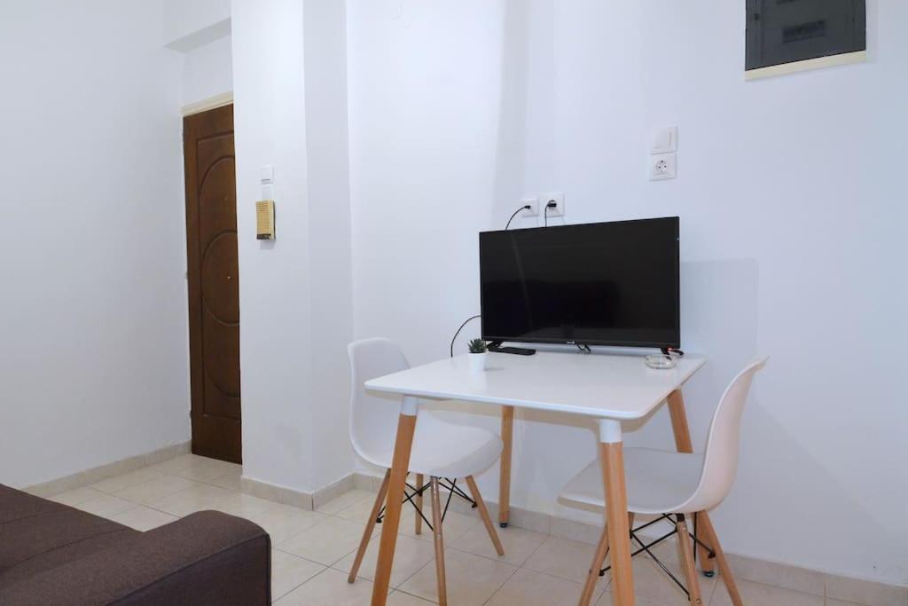 Minimal Apartment At The Foot Of The Odeon Of ... Athene Buitenkant foto